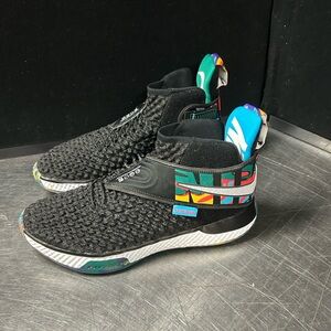 Nike Air Zoom UNVRS Size 8.5 Men